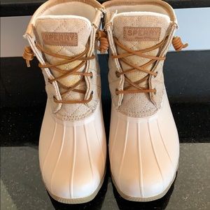 Sperry Women’s Saltwater Sherpa Duck Boot